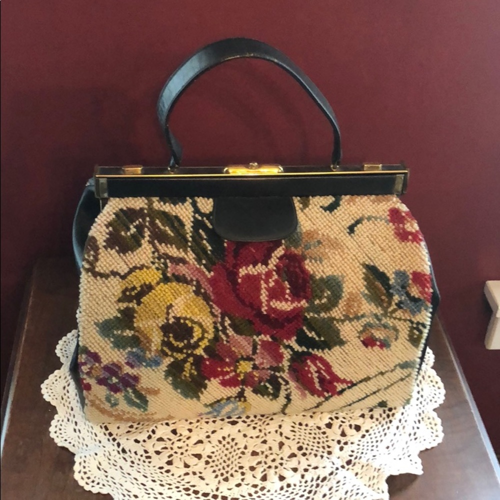 Vintage Tapestry Purse is absolutely gorgeous!